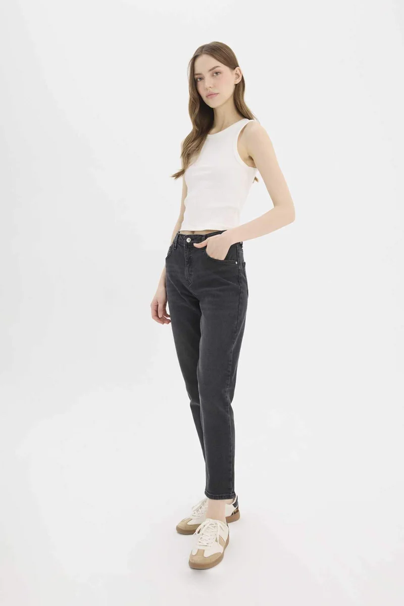 DeFacto Lina Comfort Mom Normal Waist Straight Leg Jeans