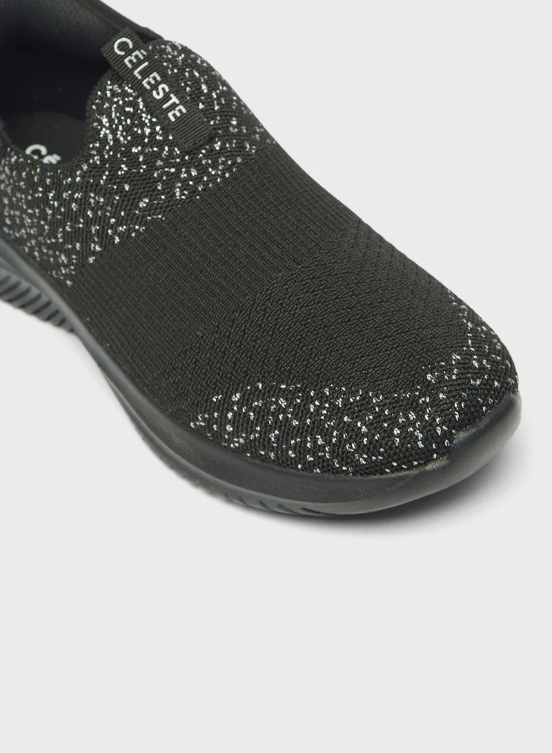 سيليست Lace Up Low Top Sneakers