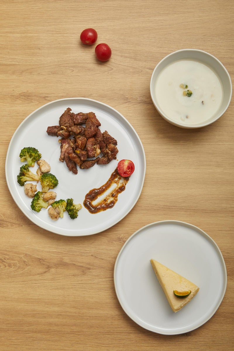 FOBENTA FOBENT Minimalist Dinnerware Set,24 Piece Fog White Plates and Bowls Set for 8 – Sculpted Ceramic Dish Sets for Gatherings with Grace - Image 5
