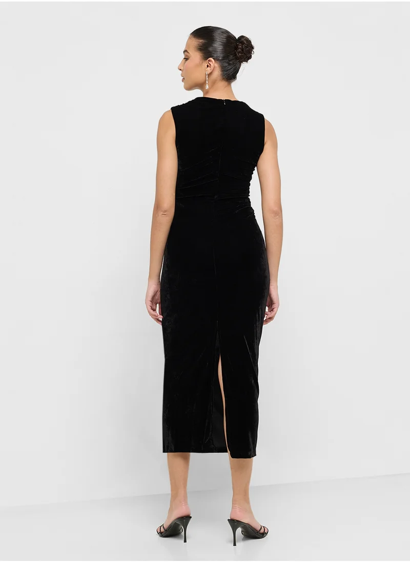 جينجر Velvet Column Dress