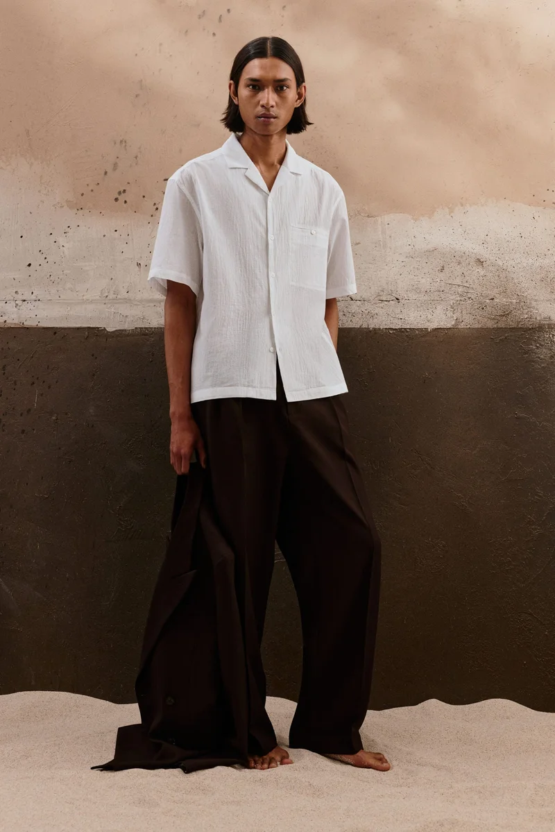 اتش اند ام قميص ريزورت بقصّة عادية