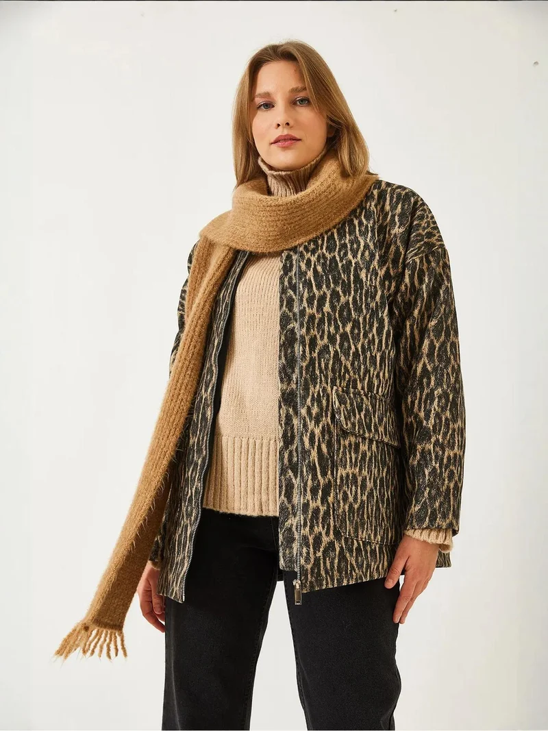 بيانكو لوتشي جاكيت قطن بطبعة جلد الفهد بقصة فضفاضة من لوتشي