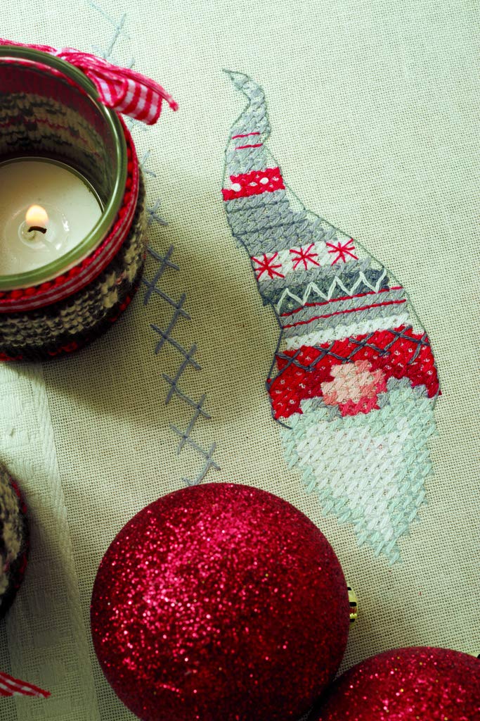 Vervaco Cross Stitch Table Runner Kit Christmas Gnomes 16" x 40" - Image 3