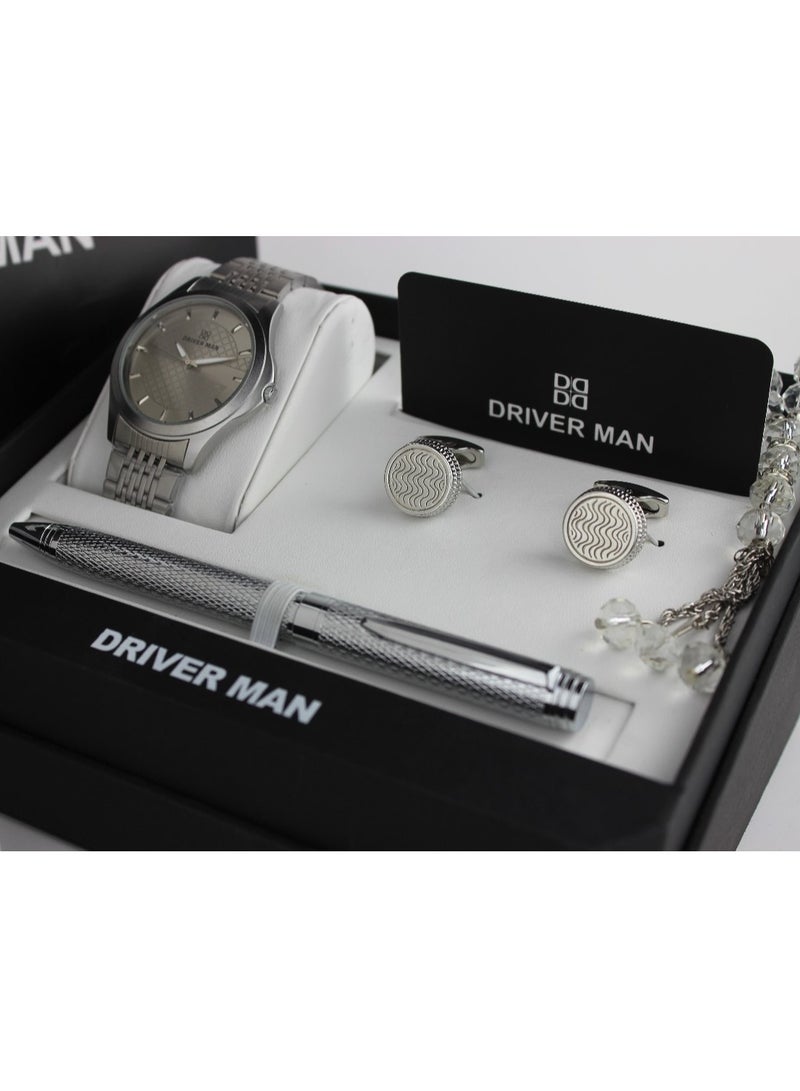 MAN A luxurious four-piece men's watch set