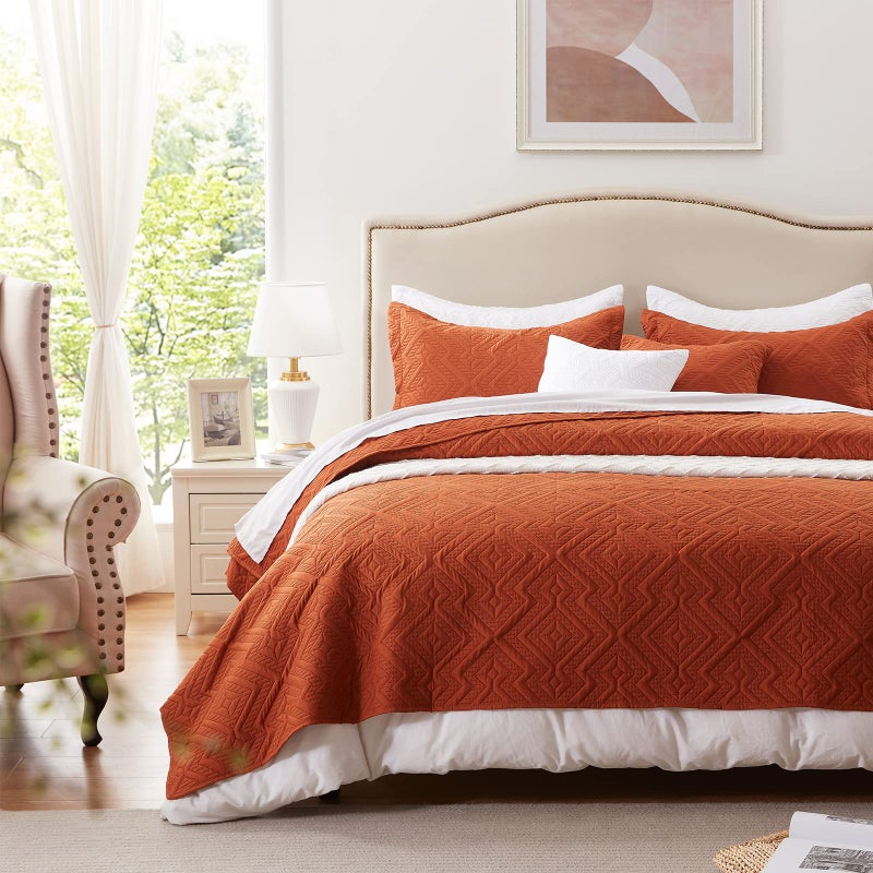 LEAONME Full/Queen Quilt Set 3 Pieces, Lightweight Burnt Orange/Rust Bedspread-90''x98'', Soft Microfiber Summer Quilt, Luxurious Warm Coverlet Set for All Seasons (Includes 1 Quilt, 2 Shams) - Image 2
