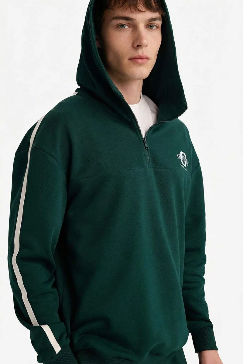 ديفاكتو Boxy Fit Printed Long Sleeve Sweatshirt