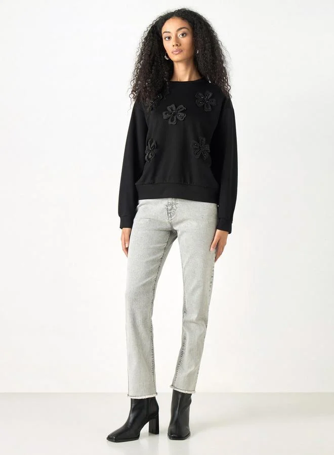 2Xtremz 2Xtremz Flower Applique Oversized Sweatshirt with Long Sleeves