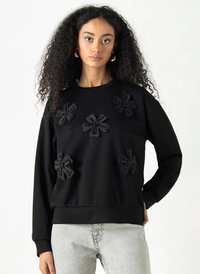 2Xtremz 2Xtremz Flower Applique Oversized Sweatshirt with Long Sleeves