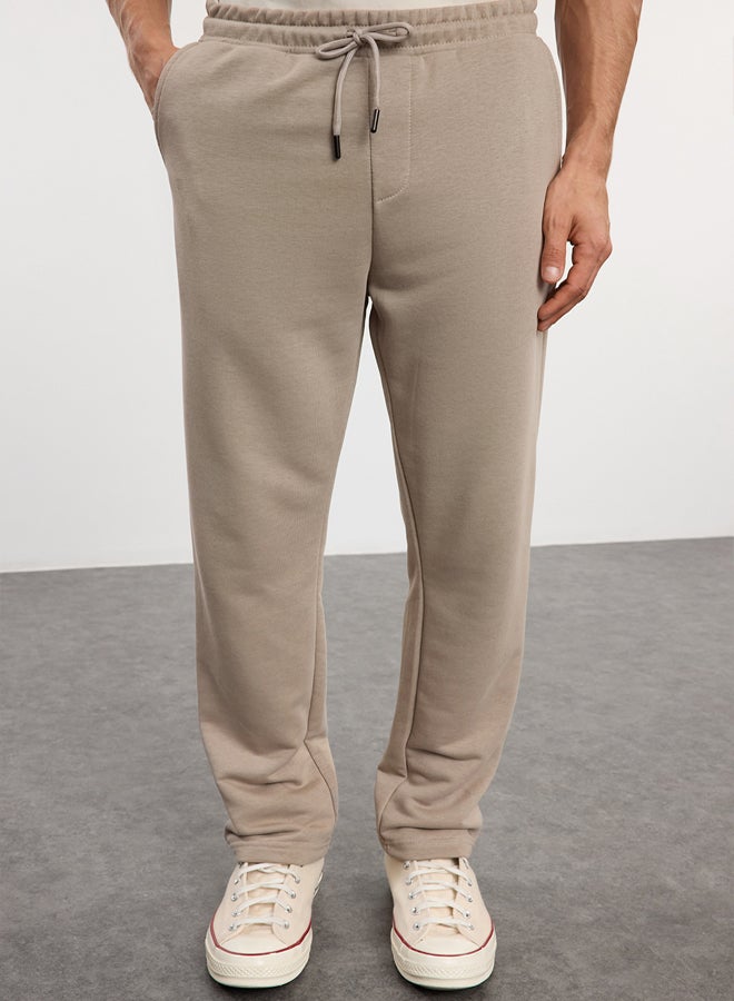 trendyol Unisex Straight Fit Basic Sweatpants TMNAW25EA00022  - Image 2