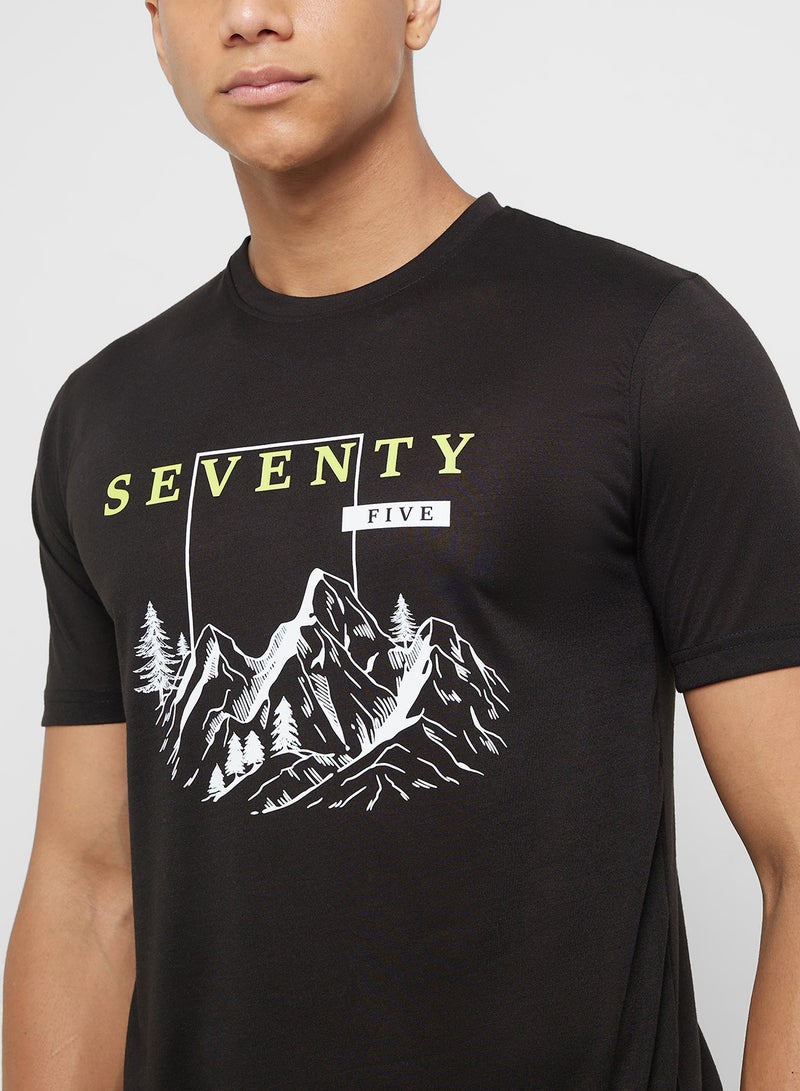 سفنتي فايف تيشيرت بطباعة جرافيك - Image 3