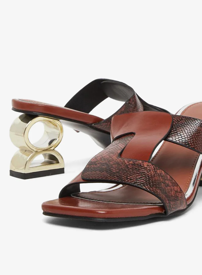 تايك تو صندل نسائي بنقشة جلد الثعبان وكعب متوسط