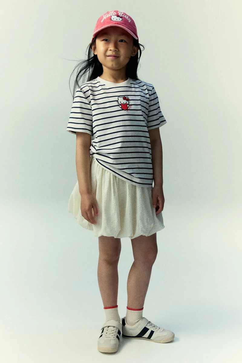 اتش اند ام تي-شيرت قطني بطبعة