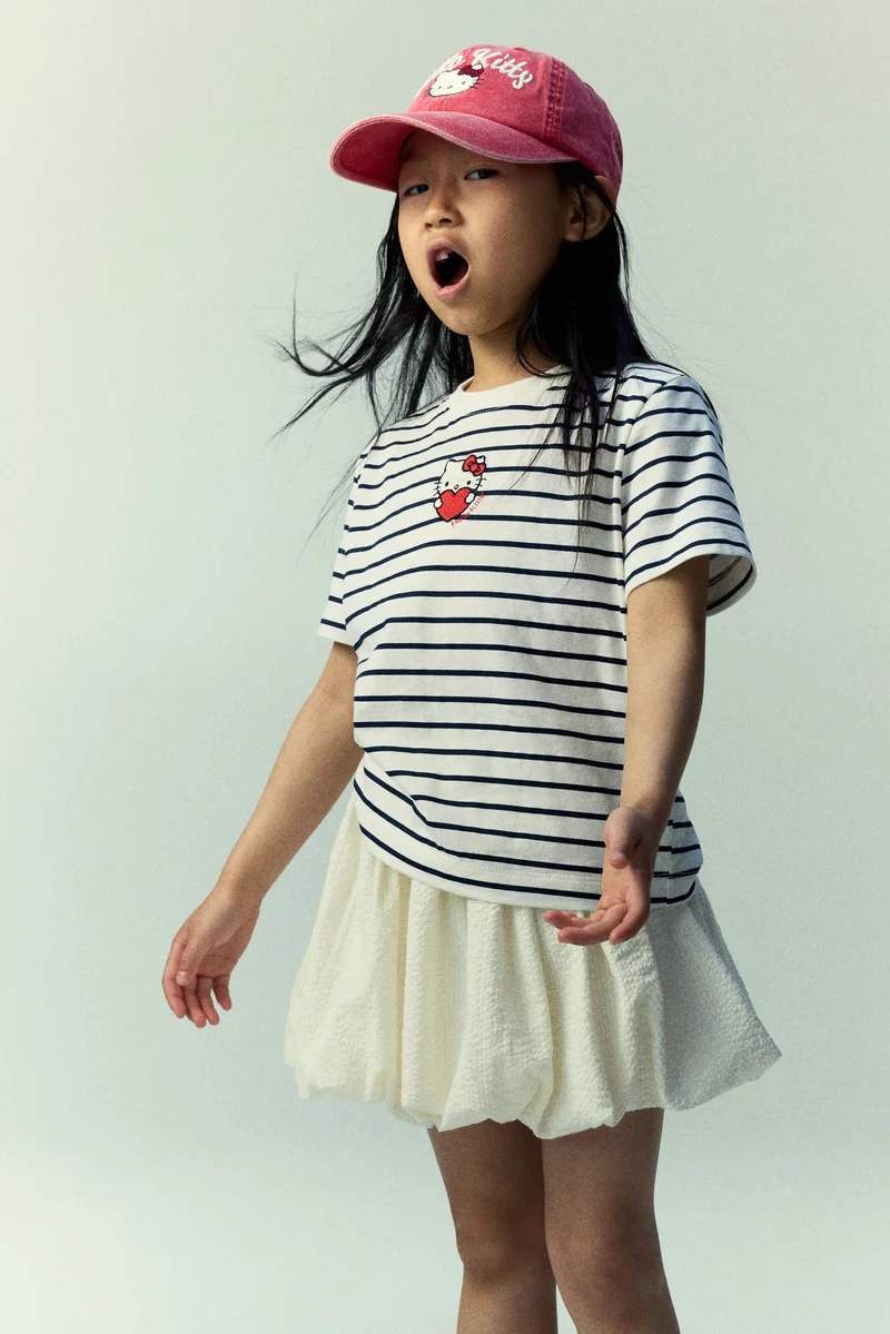 اتش اند ام تي-شيرت قطني بطبعة