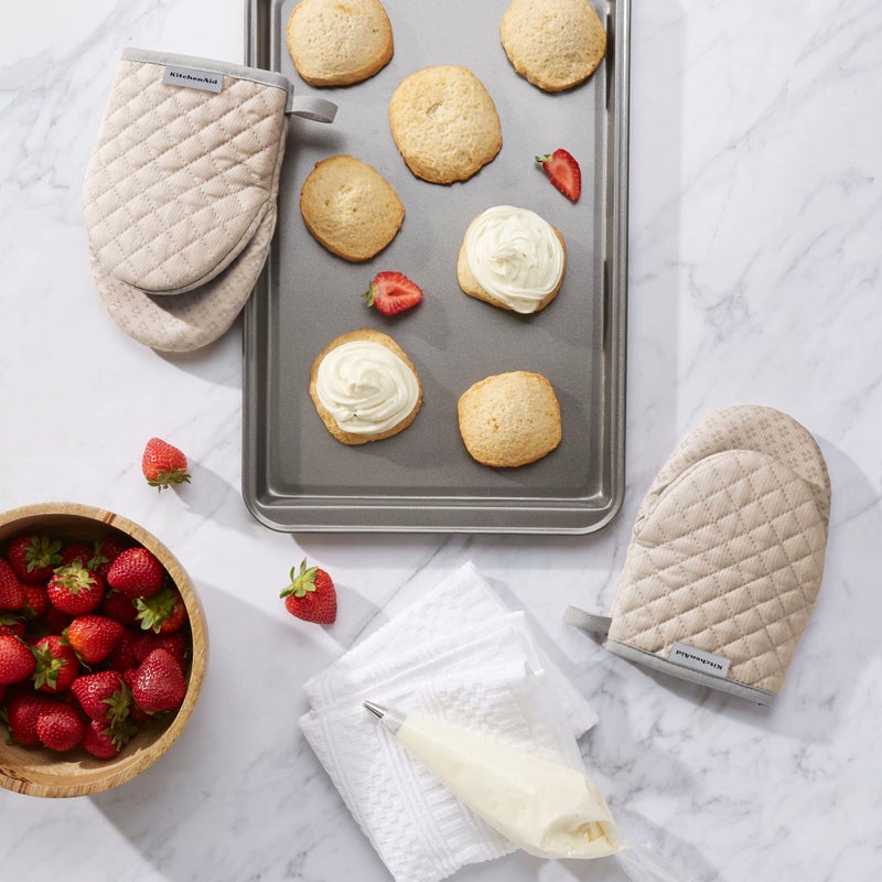 KitchenAid Asteroid Mini Oven Mitt  5.5""x8""  Milkshake 2 Count - Image 2