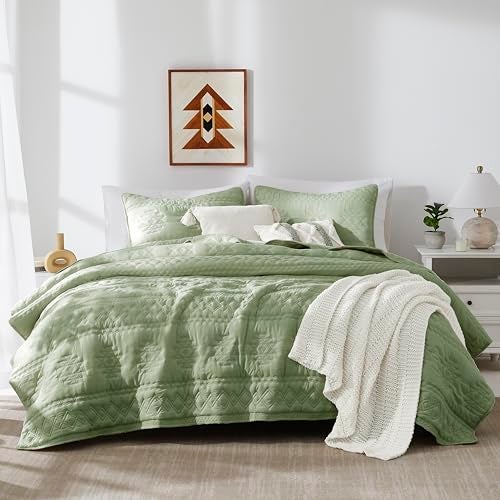 WDCOZY Boho Sage Green Oversized California Cal King Size Quilt Bedding Sets with 2 Pillow Shams Farmhouse Lightweight Soft Bedspread Coverlet for All Season 116x106 inches - Image 1