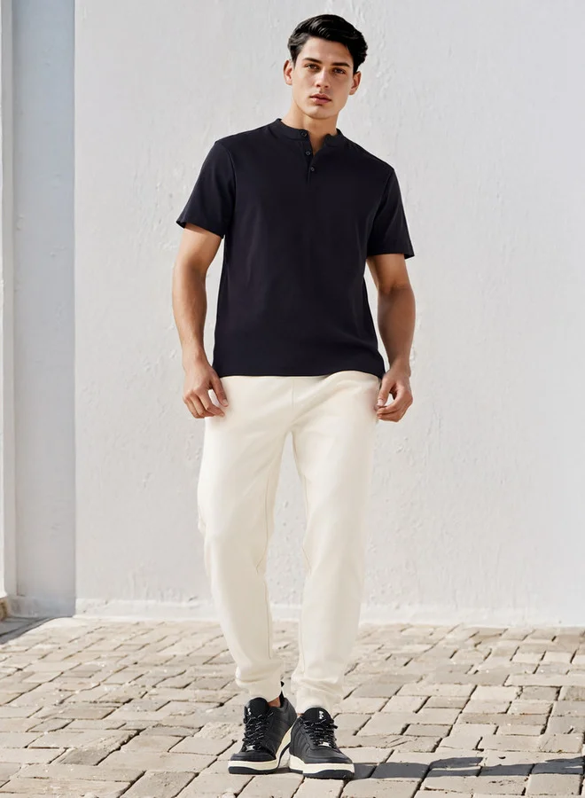 سبلاش فيڤ تيشيرت بياقة هينلي بقصة عادية