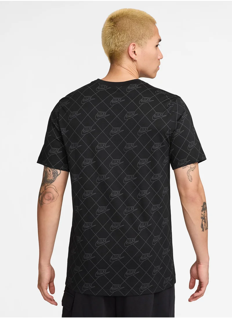 نايكي All-Over Printed Seasonal Club T-Shirt