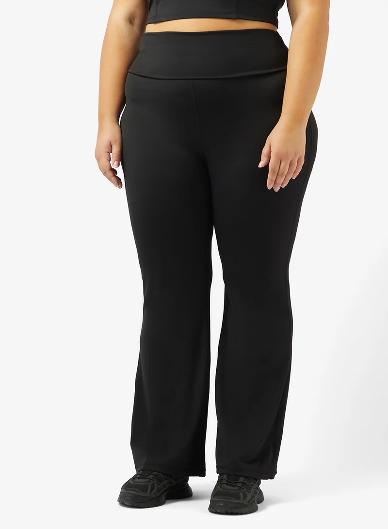 فورورد بنطلون ليجنز واسع بخصر مرتفع وتصميم نحت سلس