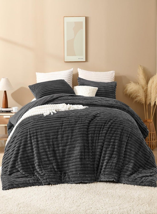 Andency Fleece King Comforter Set, 3 Pieces Dark Grey Comforter Set for King Size Bed, Soft Warm Fluffy Fuzzy Dark Gray Bedding Set for Winter (1 Comforter & 2 Pillowcases) - Image 4