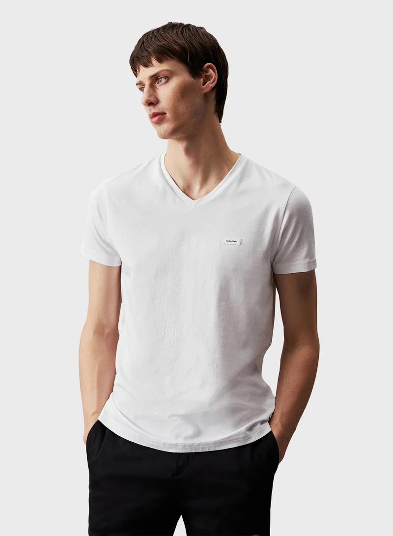 كالفن كلاين Logo V-Neck T-Shirt