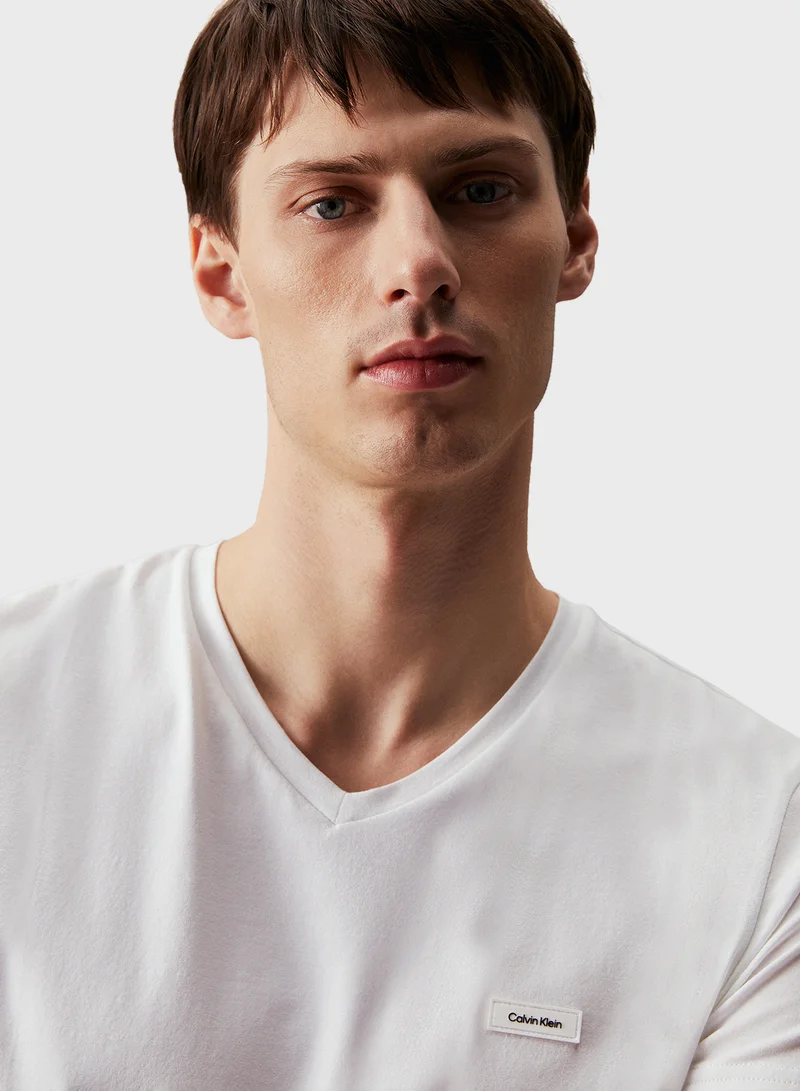 كالفن كلاين Logo V-Neck T-Shirt