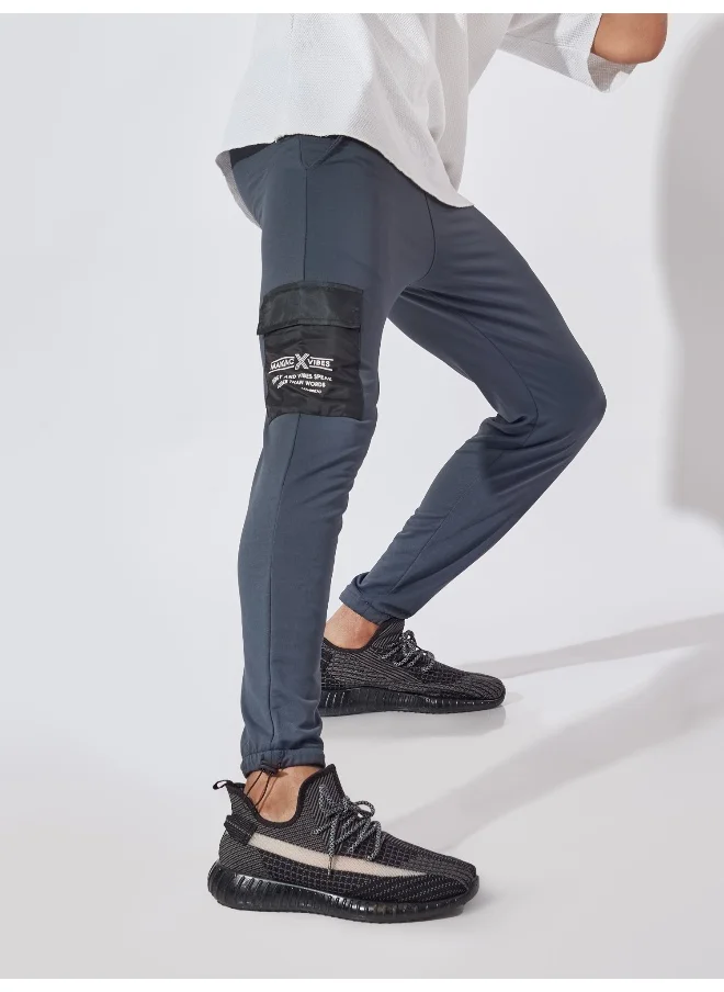 مانياك Mens Printed 95% Polyester 5% Lycra French Terry fabric Dark Grey and Black Slim Fit Cargo pant