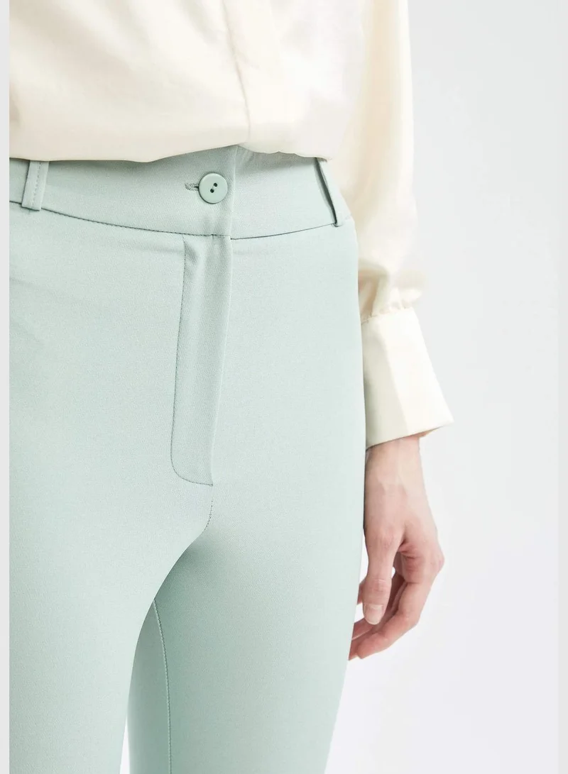ديفاكتو Woman Carrot Fit Trousers