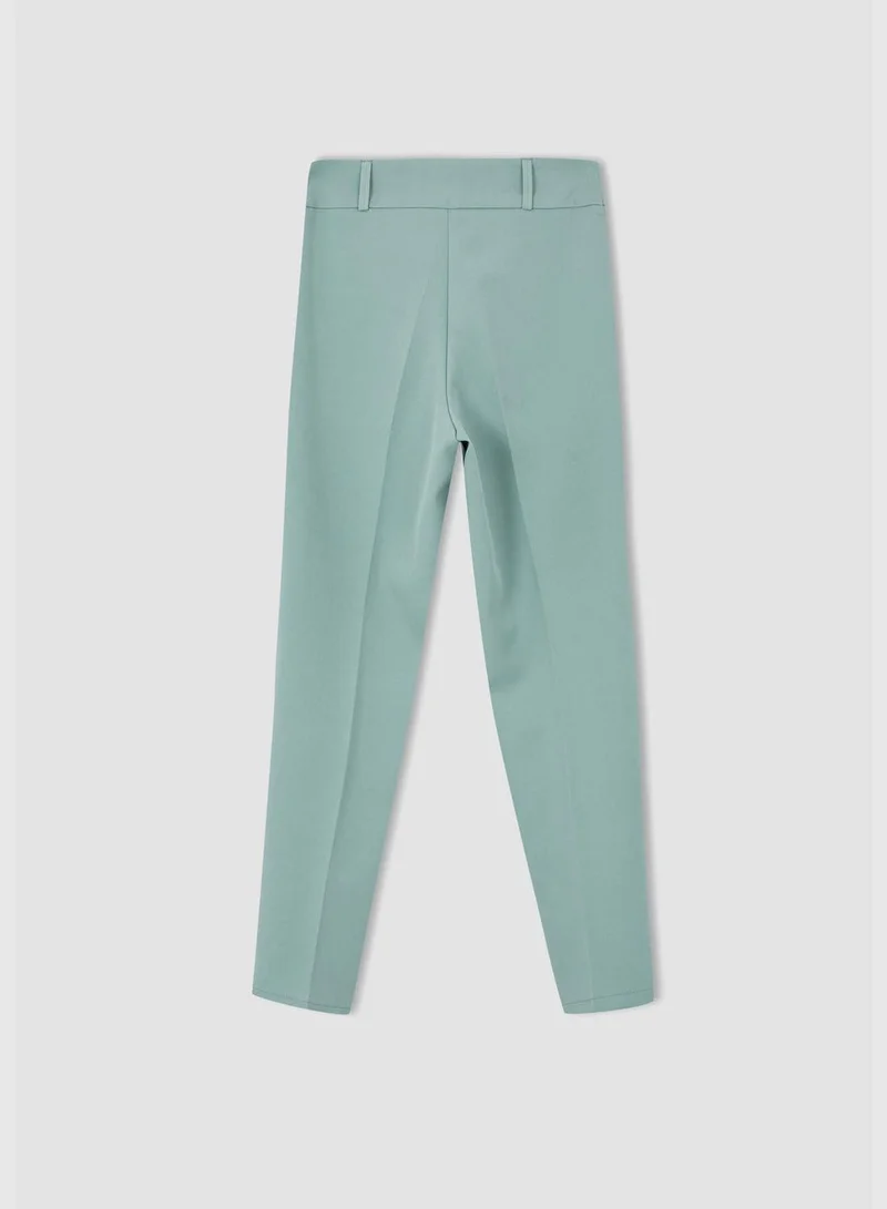 ديفاكتو Woman Carrot Fit Trousers