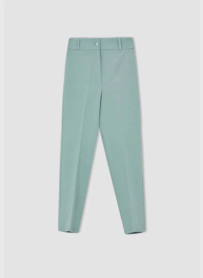 ديفاكتو Woman Carrot Fit Trousers