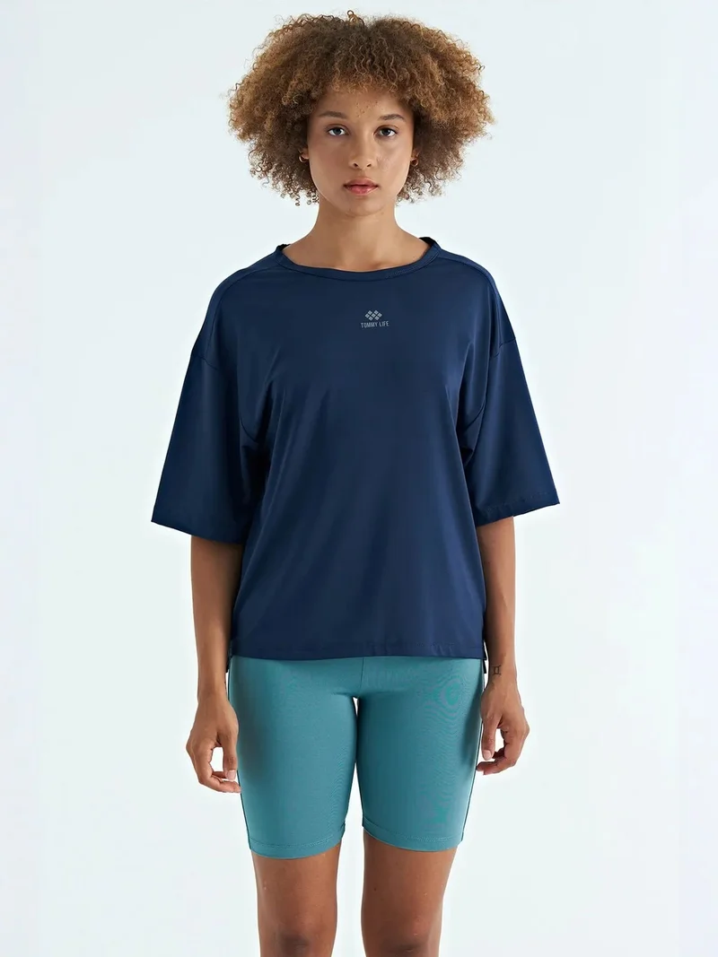 تومي لايف TOMMY Oversized Crew Neck T-Shirt