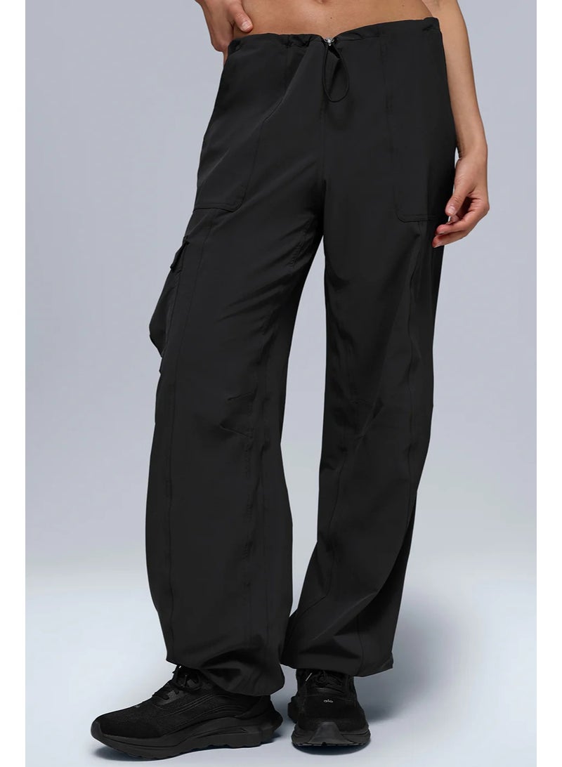 Alo Yoga Low Rise Megastar Cargo Pant - Image 1