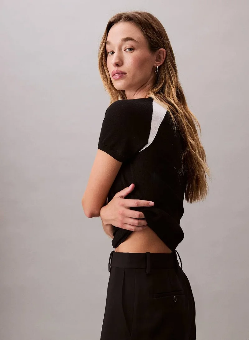 Calvin Klein Black Contrast Logo Graphic Slim T-Shirt for Women | Best Price UAE
