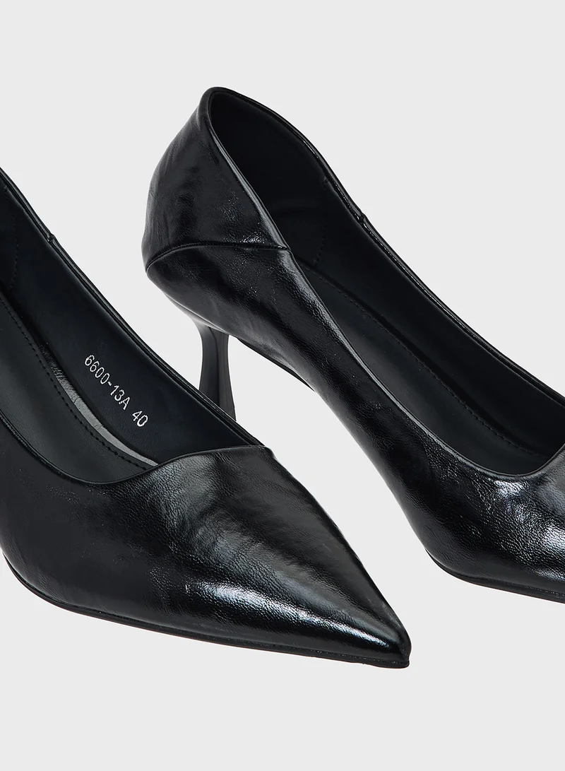 ايلا حذاء بكعب متوسط