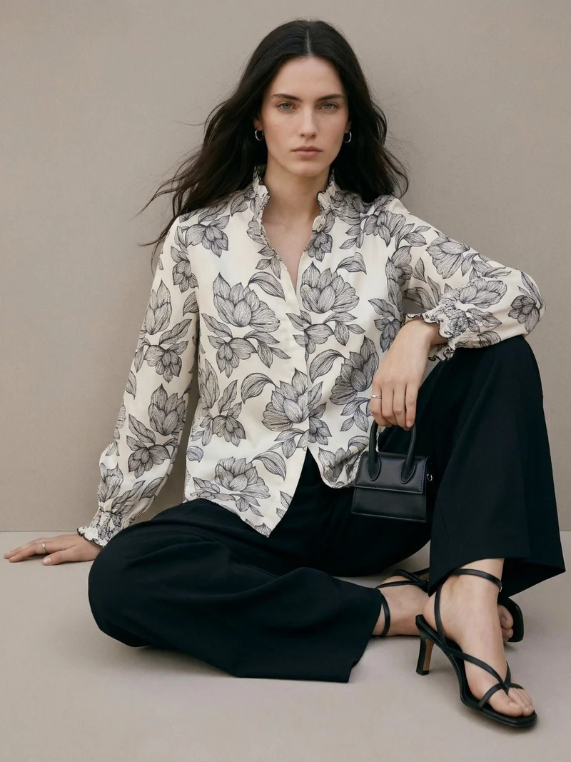 أوجيدر Off White Flowing Floral Collared Satin Blouse