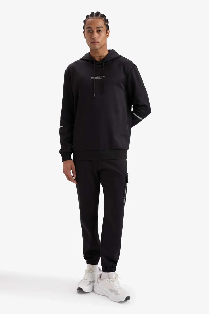 ديفاكتو Standard Fit Long Sleeve Sports Hoodie