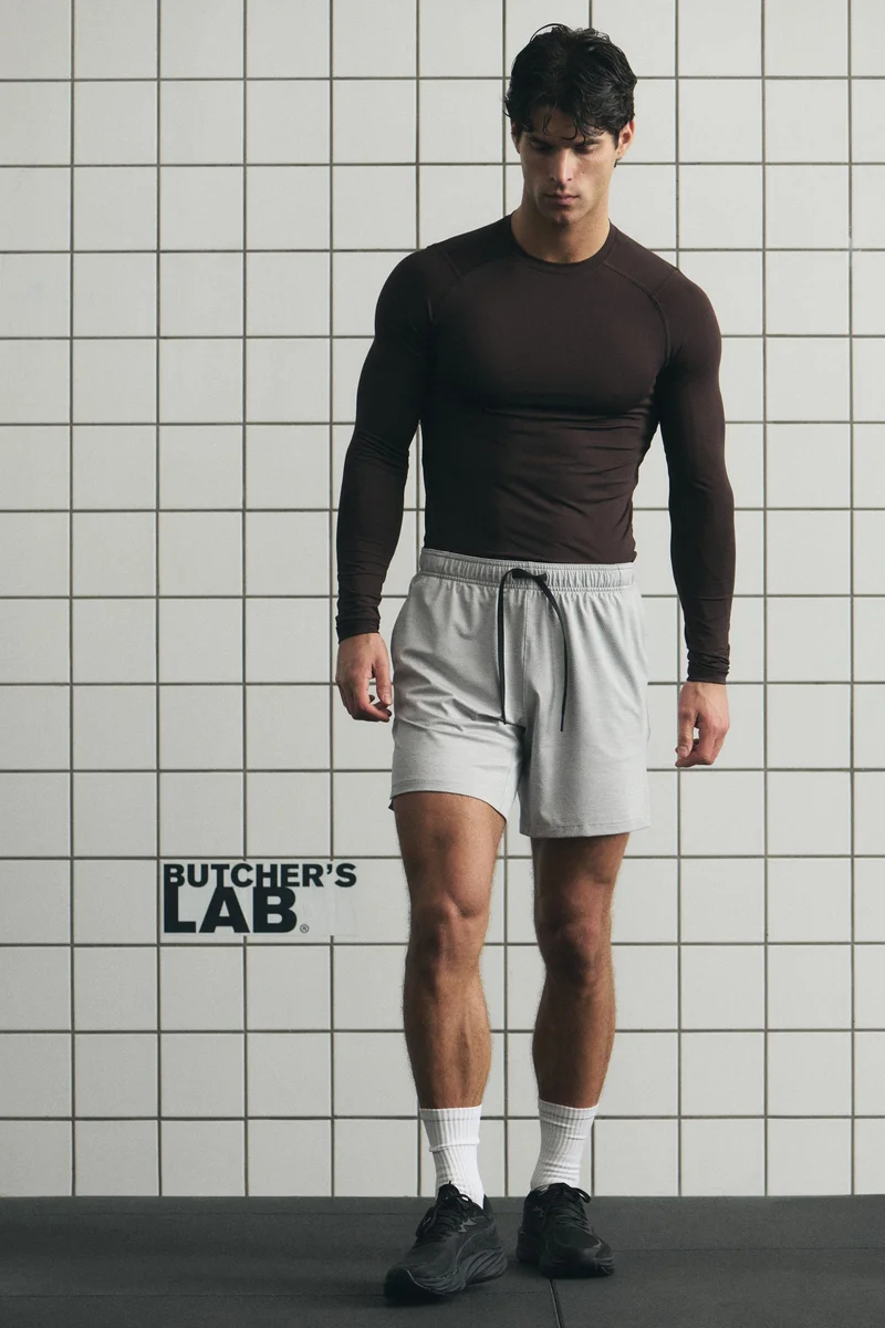 اتش اند ام شورت رياضي من نسيج دراي موف