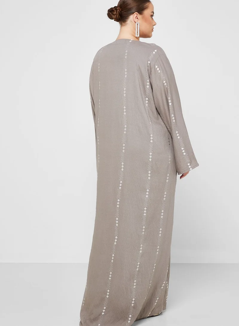 Khizana Print Detail Abaya With Sheila