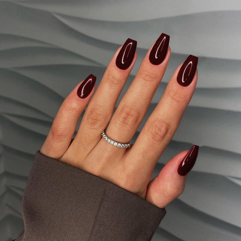 XCREANDO Burgundy Red Short Coffin Press on Nails Medium Coffin Nails Press ons, Dark Red Glue on Short Fake Nails for Women Ballerina Acrylic False Nail Handmade Medium Square Gel Nails - Image 1