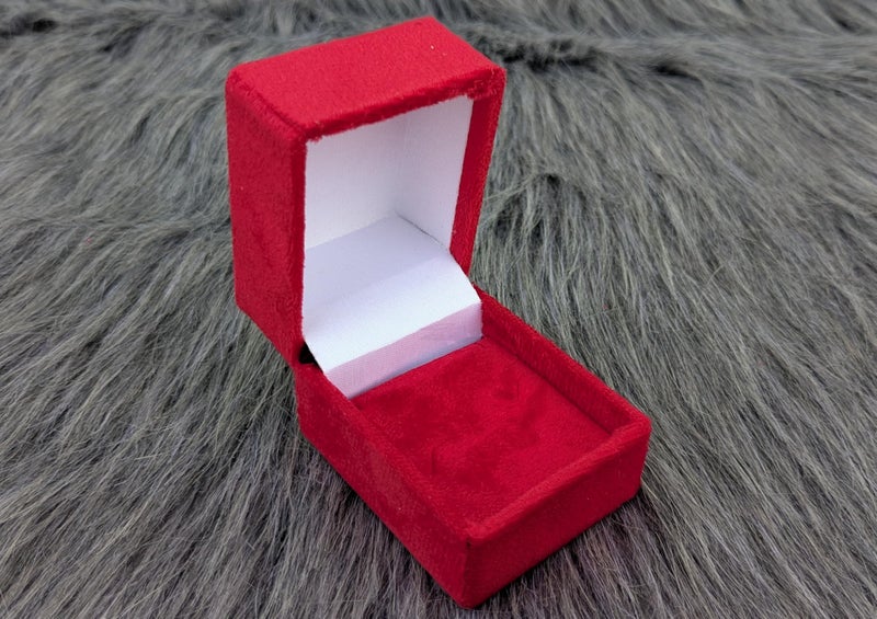 Luxury Soft Velvet Jewelry Box - Suitable for Rings, Pendants and Gifts (Red) - Image 2