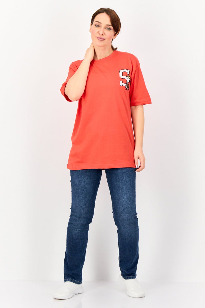 Peanuts تي شيرت مزخرف بأكمام قصيرة و ياقة دائرية للنساء، أحمر - Image 4