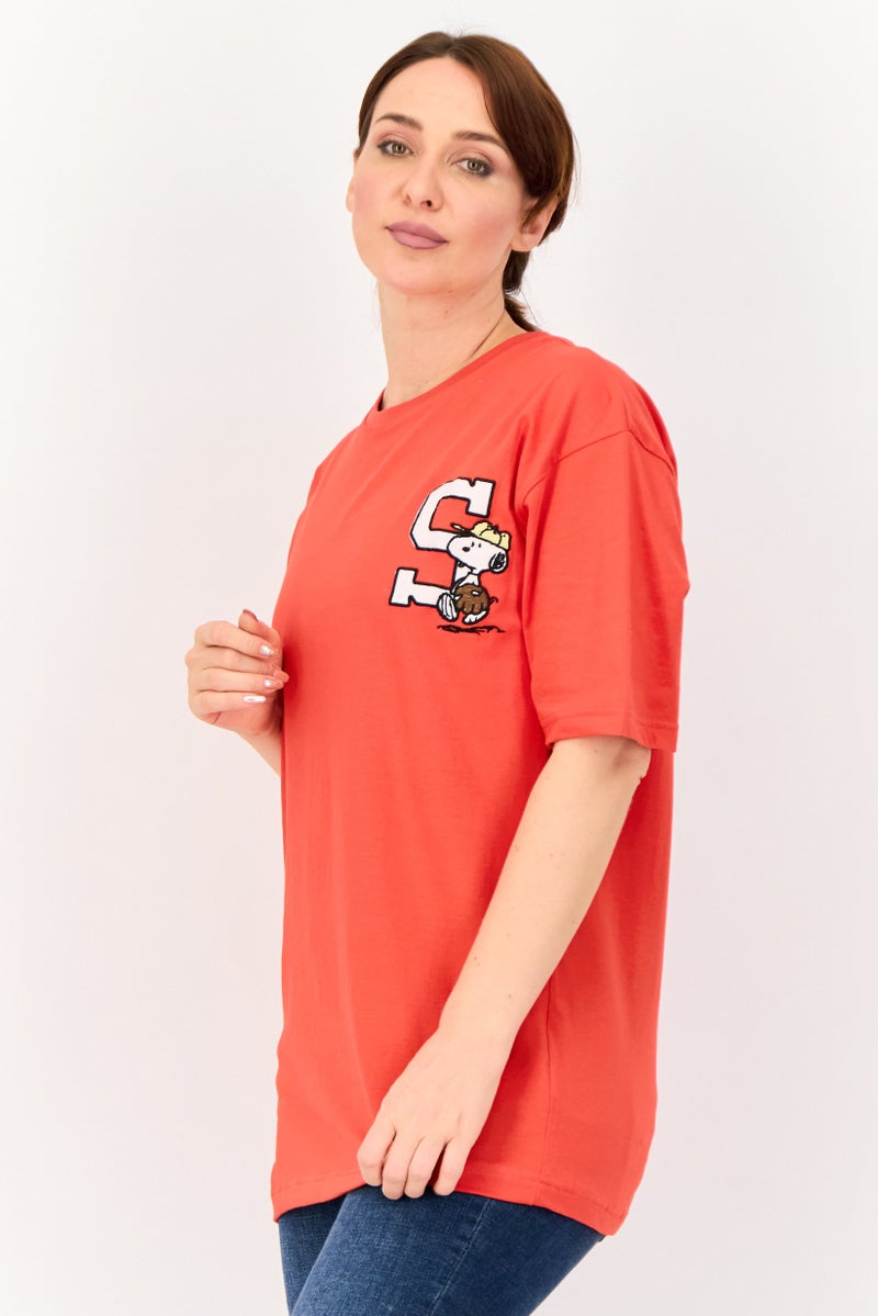 Peanuts تي شيرت مزخرف بأكمام قصيرة و ياقة دائرية للنساء، أحمر - Image 2