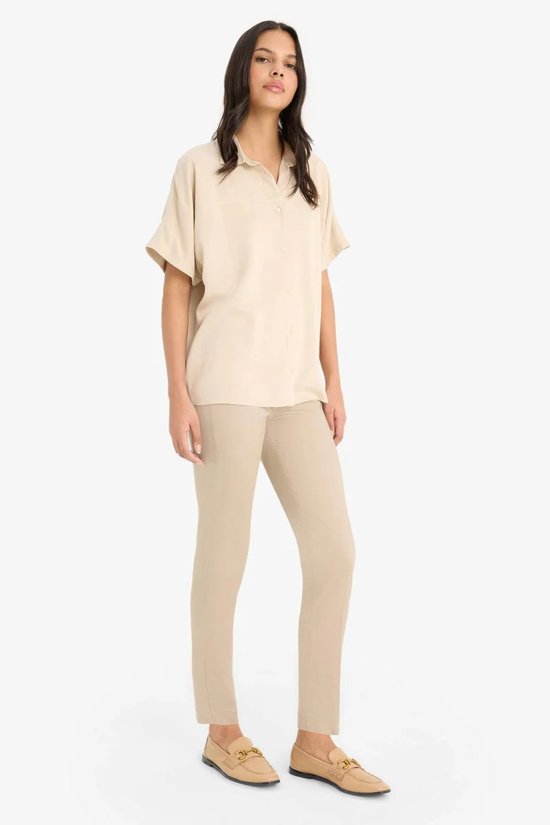 ديفاكتو Cigarette Regular Waist Straight Leg Satin Trousers