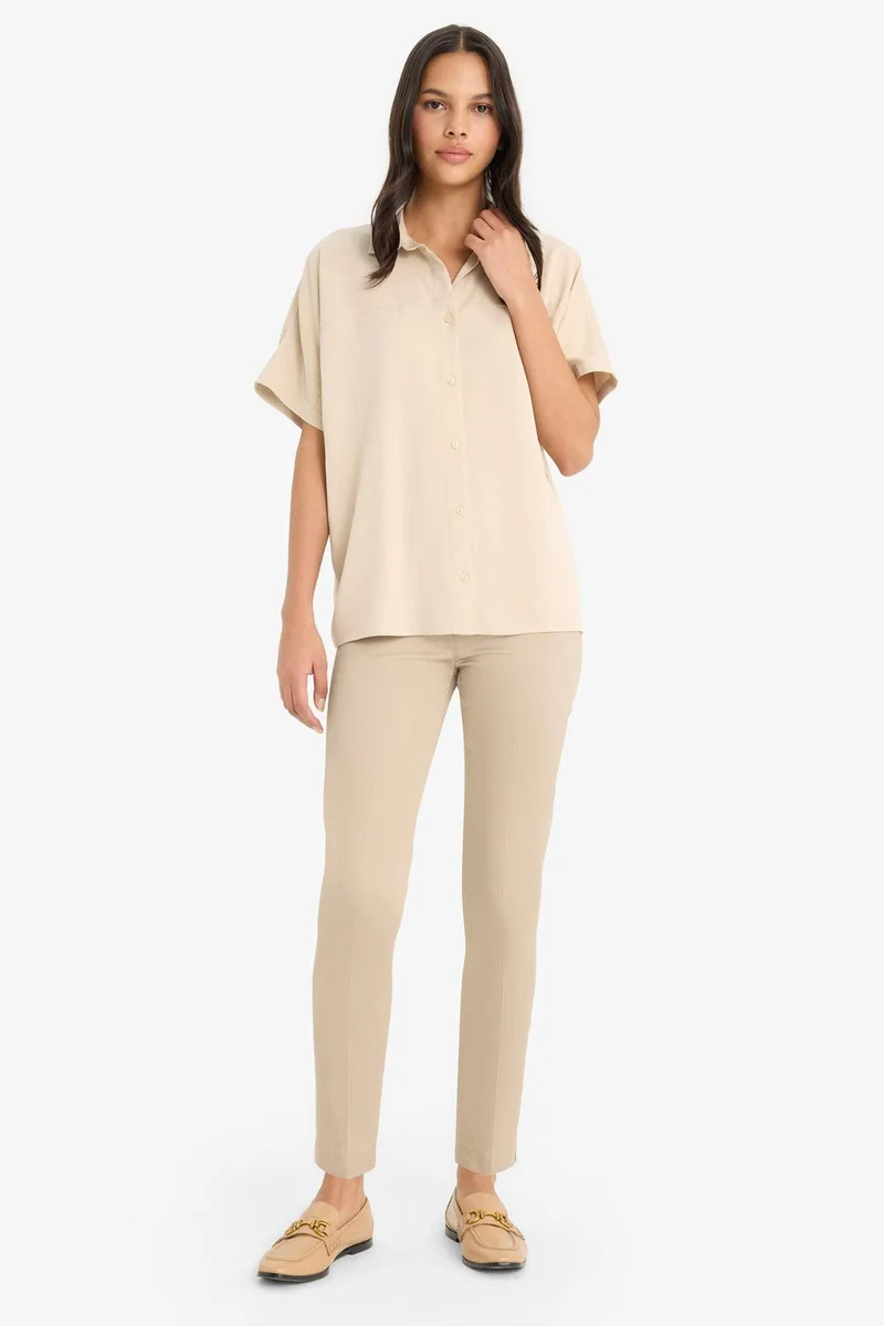 ديفاكتو Cigarette Regular Waist Straight Leg Satin Trousers