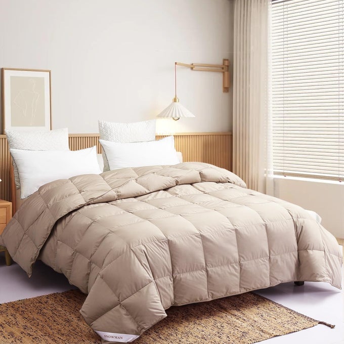 EXTRASOFT DOWN BLANKET KING LIGHTWEIGHT DOWN COMFORTER WITH 8 CORNER TABS COOLING BED COMFORTER FOR HOT SLEEPERS 22OZ FILL WEIGHT AND NOISELESS DOWN PROOF FABRIC KHAKI 106X90