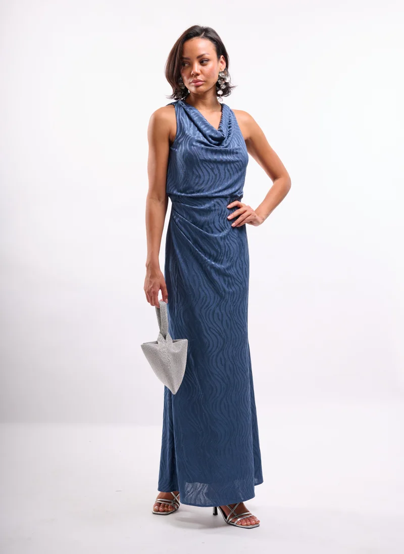 فايا فستان ماكسي بياقة عالية بنقش حيوانات أزرق