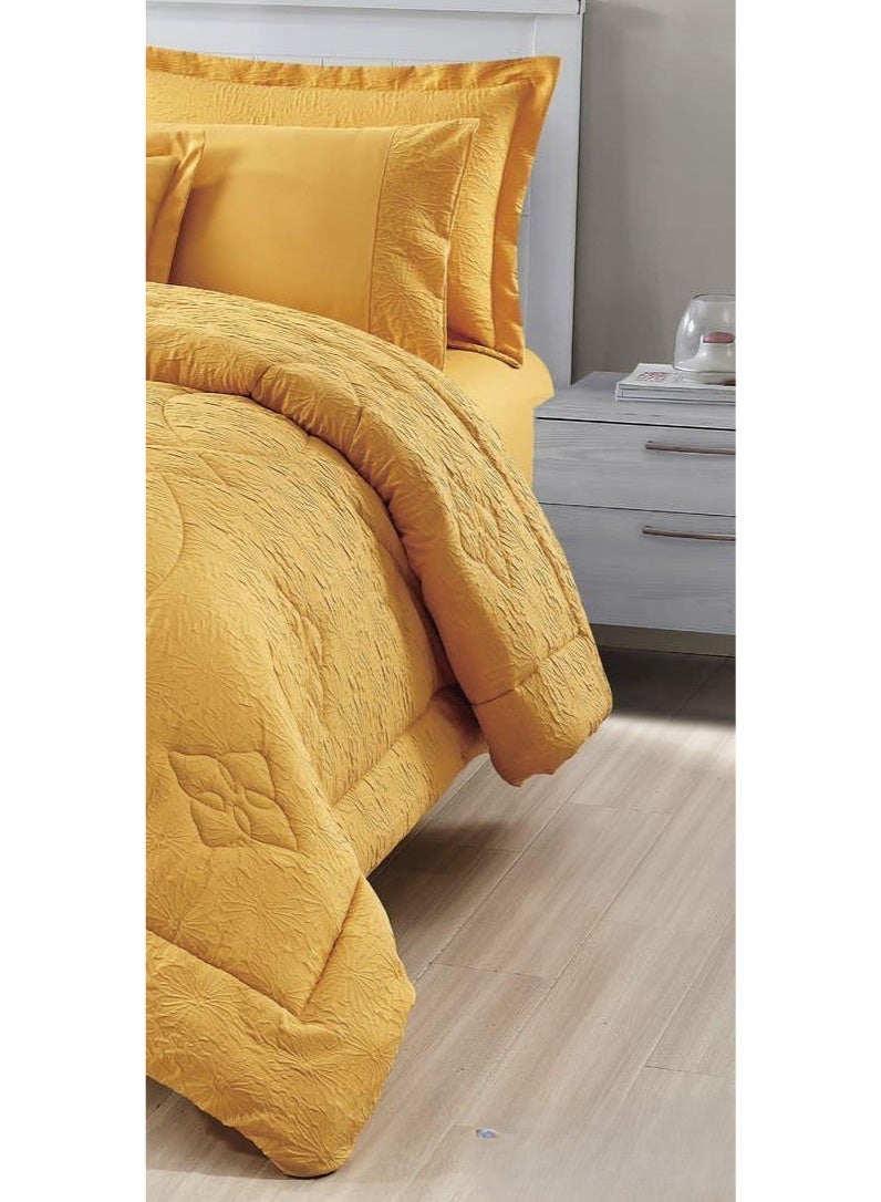 Red Rose A plain royal double quilt with character to add beauty and elegance to your room's decor - Image 4