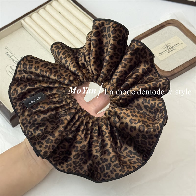 Generic Korean Spicy Girl Velvet Scrunchie Skirt style