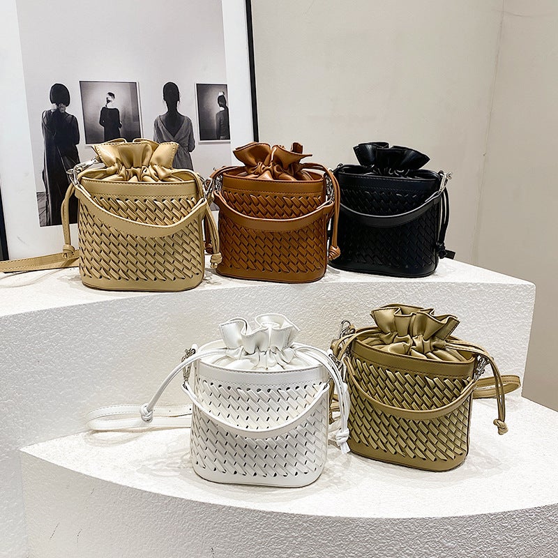 High-Grade Bag For Women Textured Woven Hand Bucket Bag Elegant All-Match Shoulder Messenger Bag - Image 3