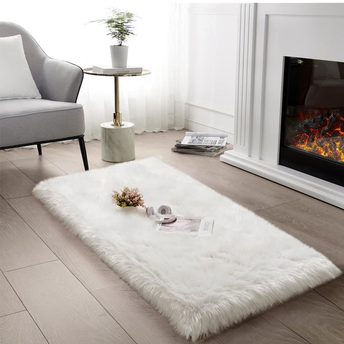 ULTRA SOFT FAUX FUR AREA RUG WHITE FLUFFY RUG PLUSH CHAIR COVER SEAT PAD FUZZY CARPET FURRY BESIDES RUG FOR BEDROOM FLOOR SOFA LIVING ROOM 2X4 FEET RECTANGULAR WHITE
