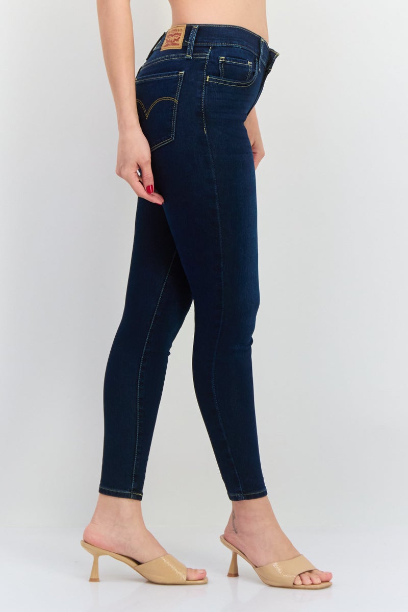 Levi's جينز نسائي سوبر سكينى بخصر متوسط قابل للتمدد، أزرق داكن - Image 2